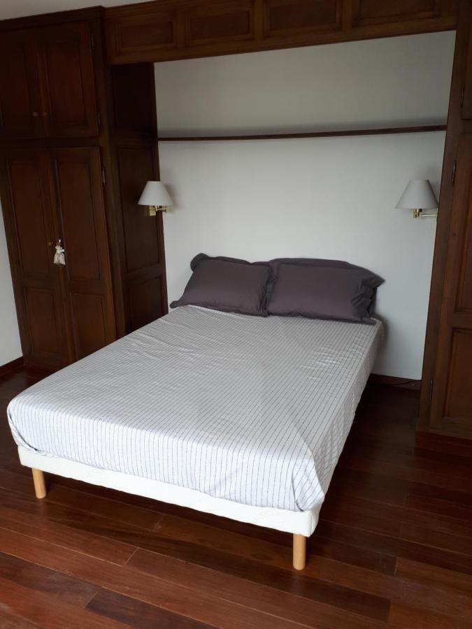 Rocbaron L'Oustaou De L'Estama Bed & Breakfast エクステリア 写真